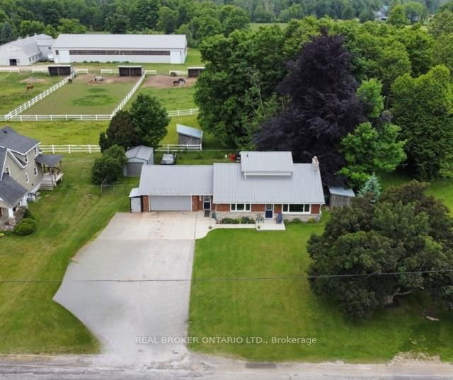 1767 Centre Road W