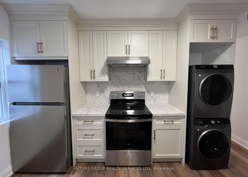 1 - 4876 Simcoe St, Niagara Falls, L2E 1V9 | Image 3