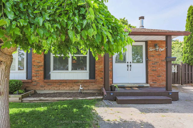 21 FAIRLAWN Crescent