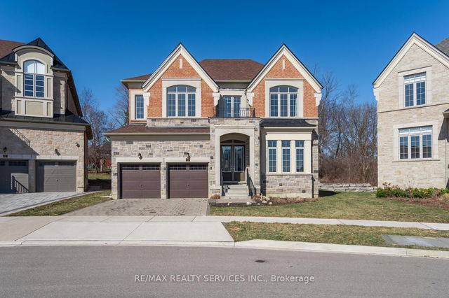 945 PONDCLIFFE Court