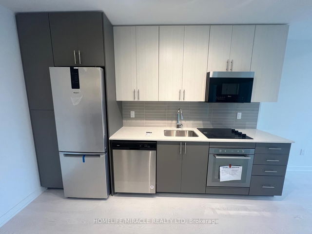 320 - 415 Main Street W