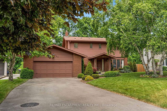 13 LESLIE Drive