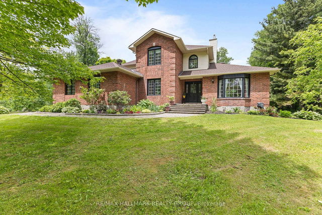 1106 Rideau Bend Crescent