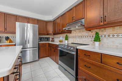 78 Lorne Ave, Grimsby - Grimsby Beach image-0-3
