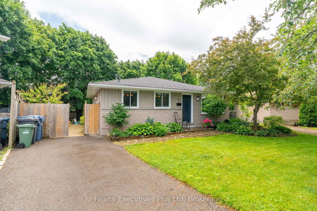 61 Mcilwraith Crescent