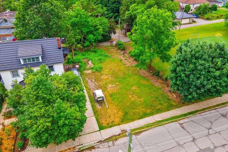 5244 Ontario Ave, Niagara Falls - Downtown image-0-0