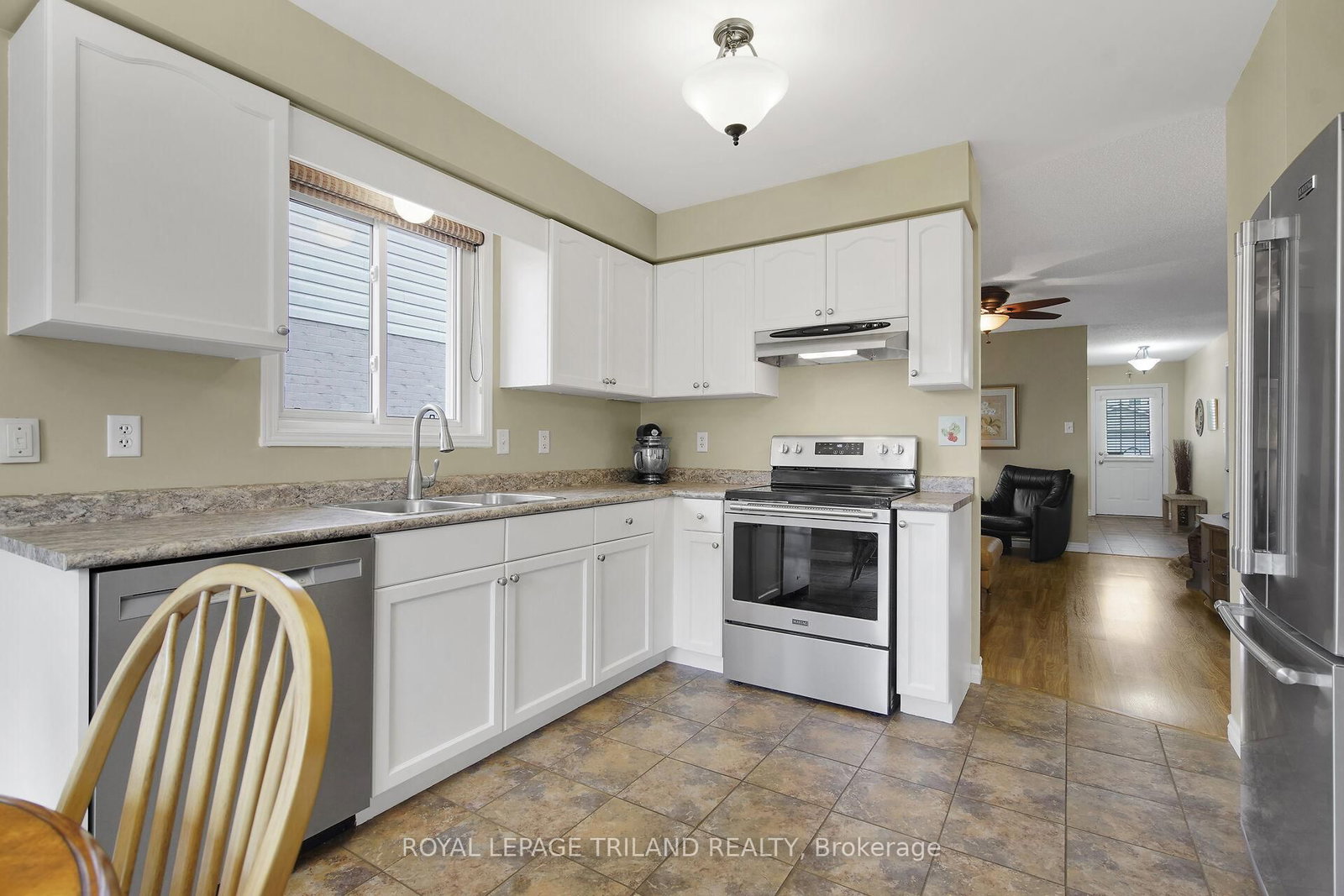Listing Image 7