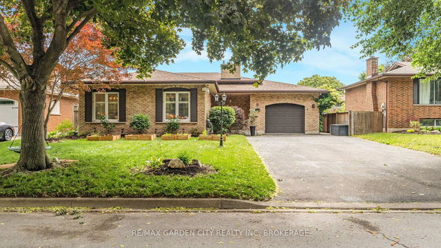 8 Jessica Drive