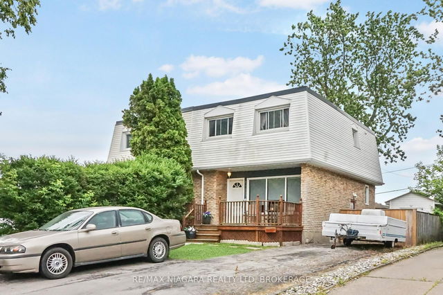 8452 Breadner Crescent