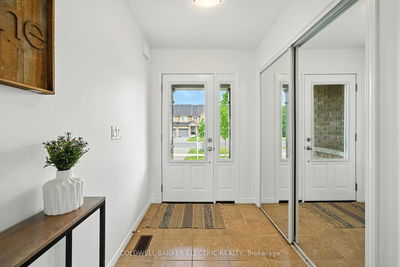 1651 Hetherington Dr, Peterborough North - 1 University Heights image-0-2
