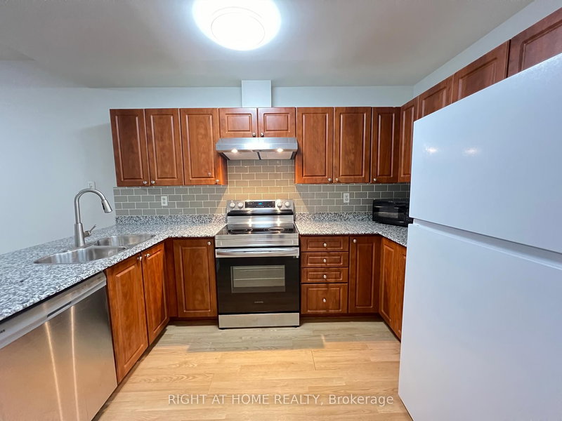 403 - 135 James St S, Hamilton, L8P 2Z6 | Image 3