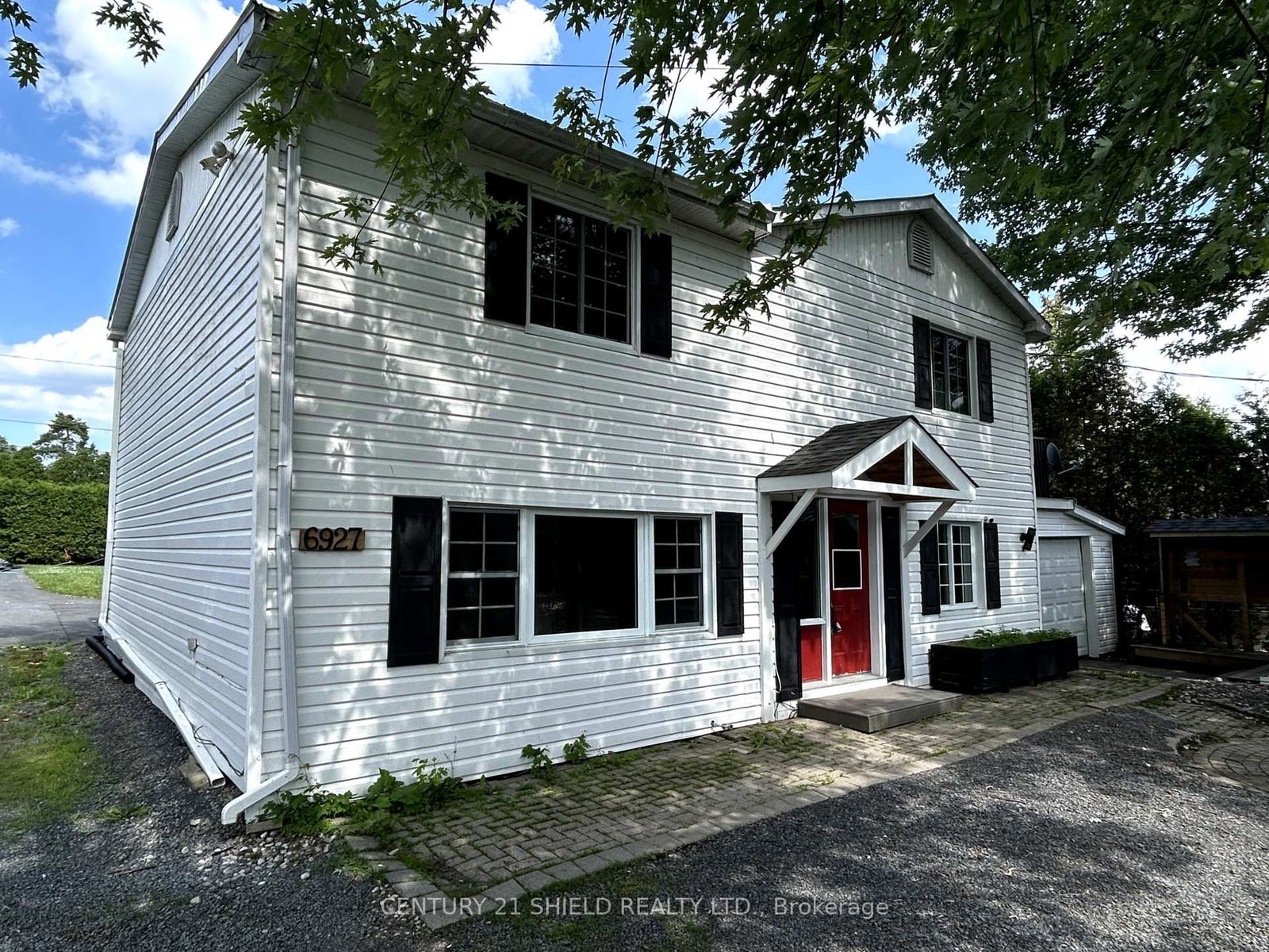 Listing photo 2