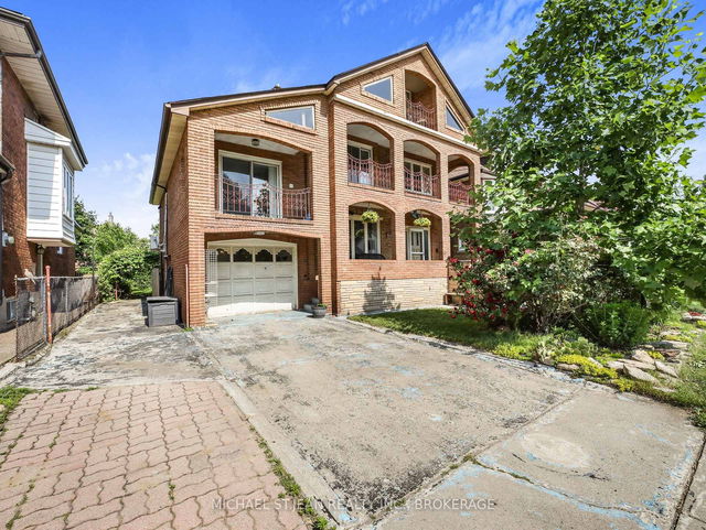 64 Kensington Avenue S