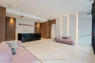 Unit 501 — 560 Rideau St, Ottawa - Sandy Hill image-0-2