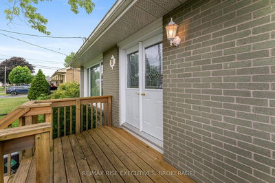 9 Henry Cres, Loyalist - Amherstview image-0-2