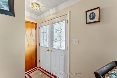 9 Henry Cres, Loyalist - Amherstview image-0-3