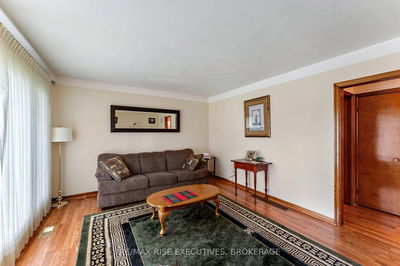 9 Henry Cres, Loyalist - Amherstview image-0-4