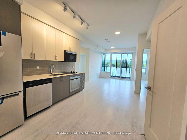 401 - 415 Main Street W