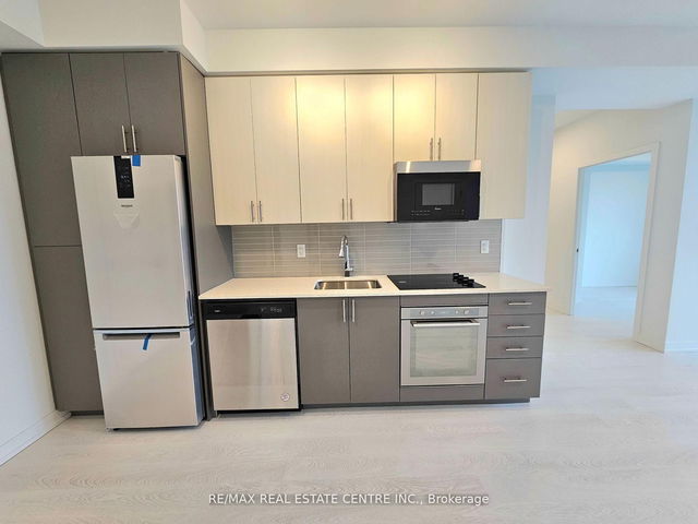 401 - 415 Main Street W