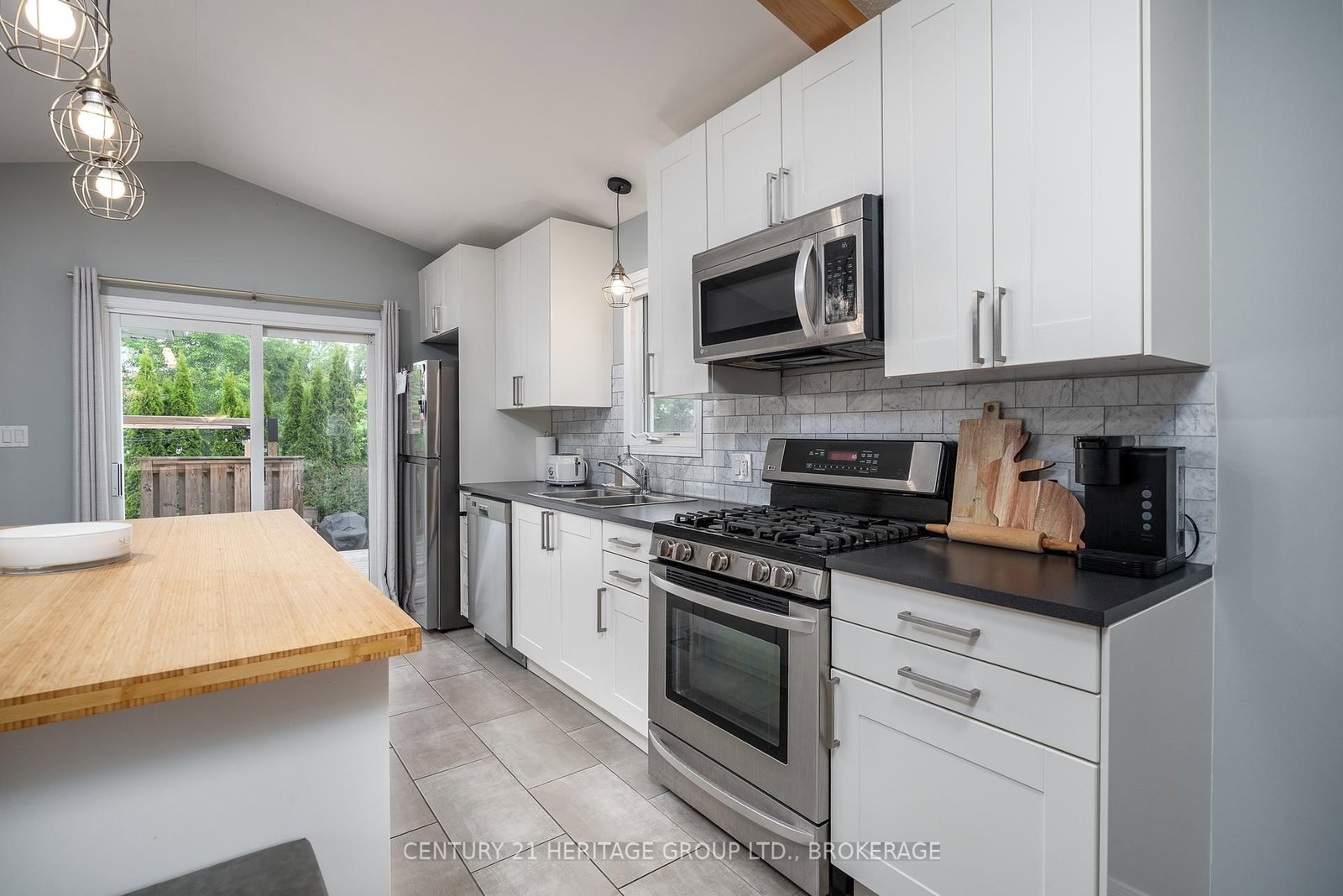 Listing Image 7