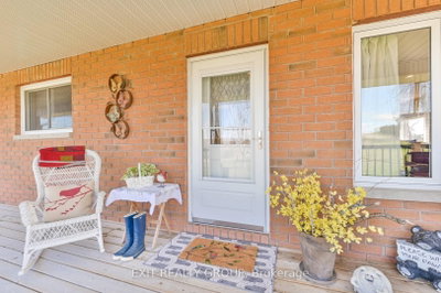 1690 Wallbridge Loyalist Road — photo 4
