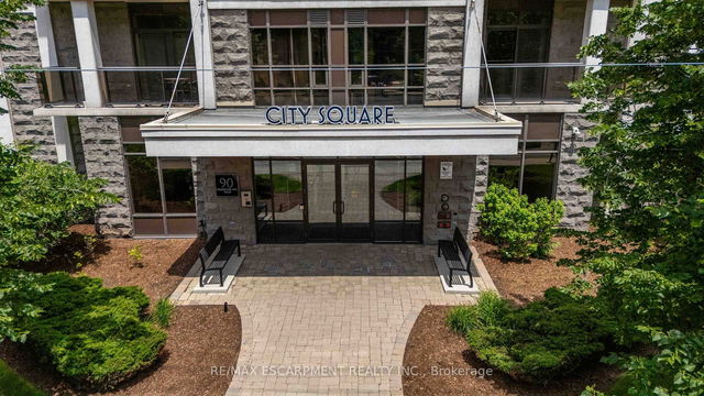 409 - 90 CHARLTON Avenue W