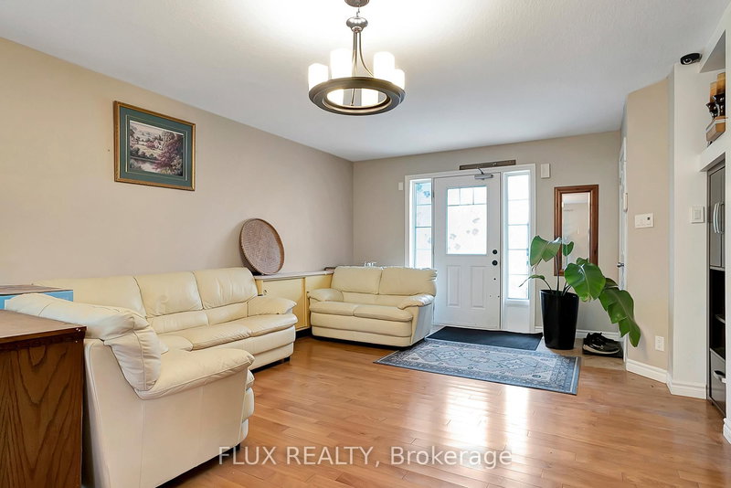1392 Doon Village Rd, Kitchener, N2P 1A5 | Image 3