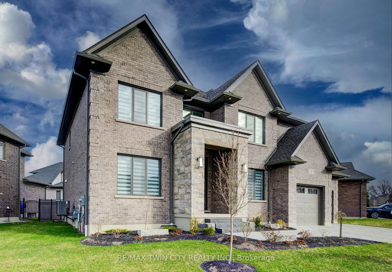 47 Pioneer Ridge Dr, Kitchener, N2P 0G6 | Image 2