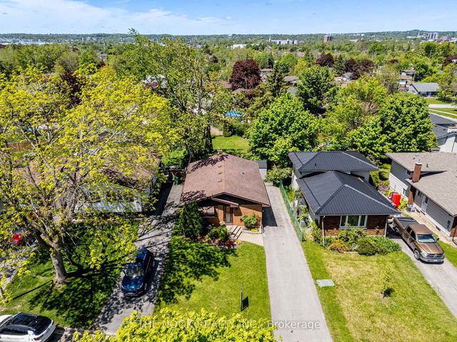21 Rideau Crescent
