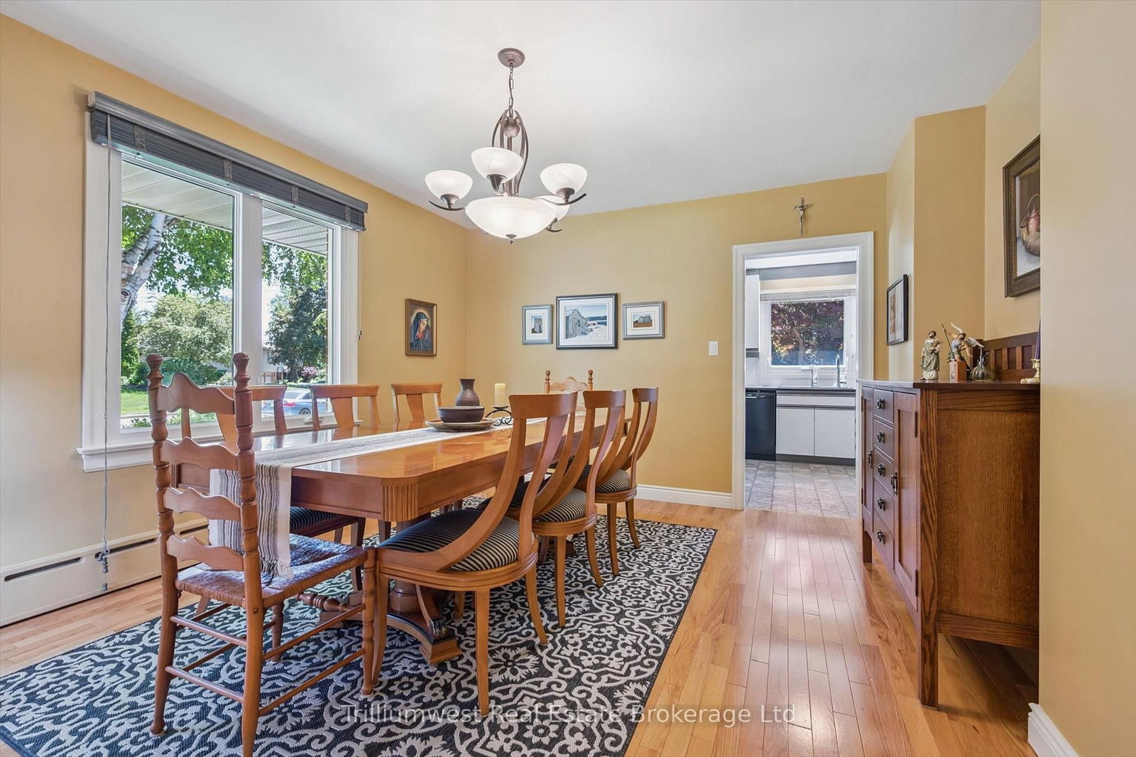 Listing Image 14