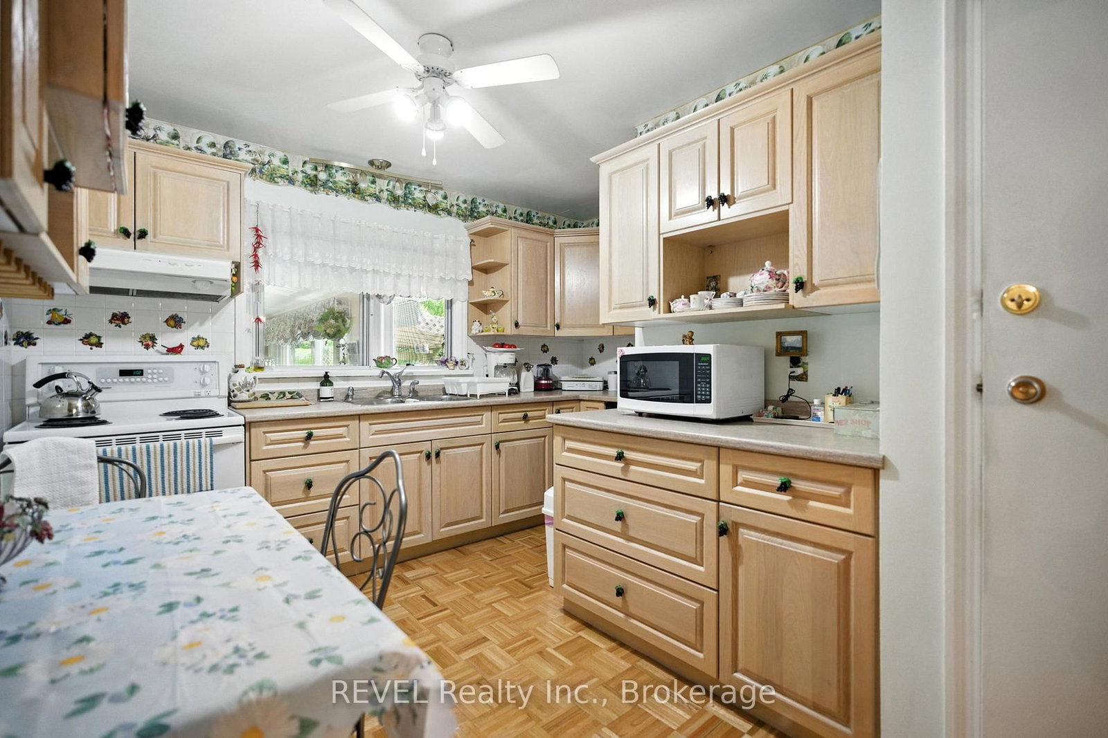 Listing Image 10