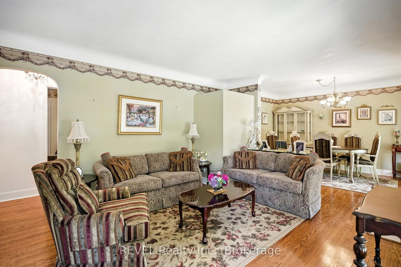 Listing Image 6