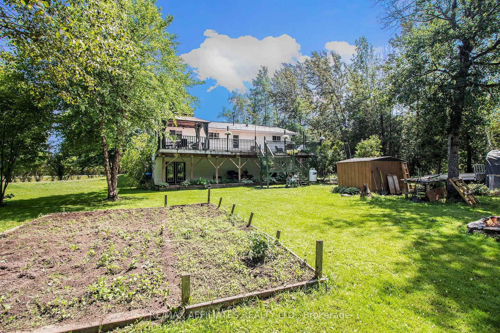 Detached House sold at 9674 Hall Road, Augusta, Ontario, K0G 1R0 - Augusta Twp - MLS: X12242030