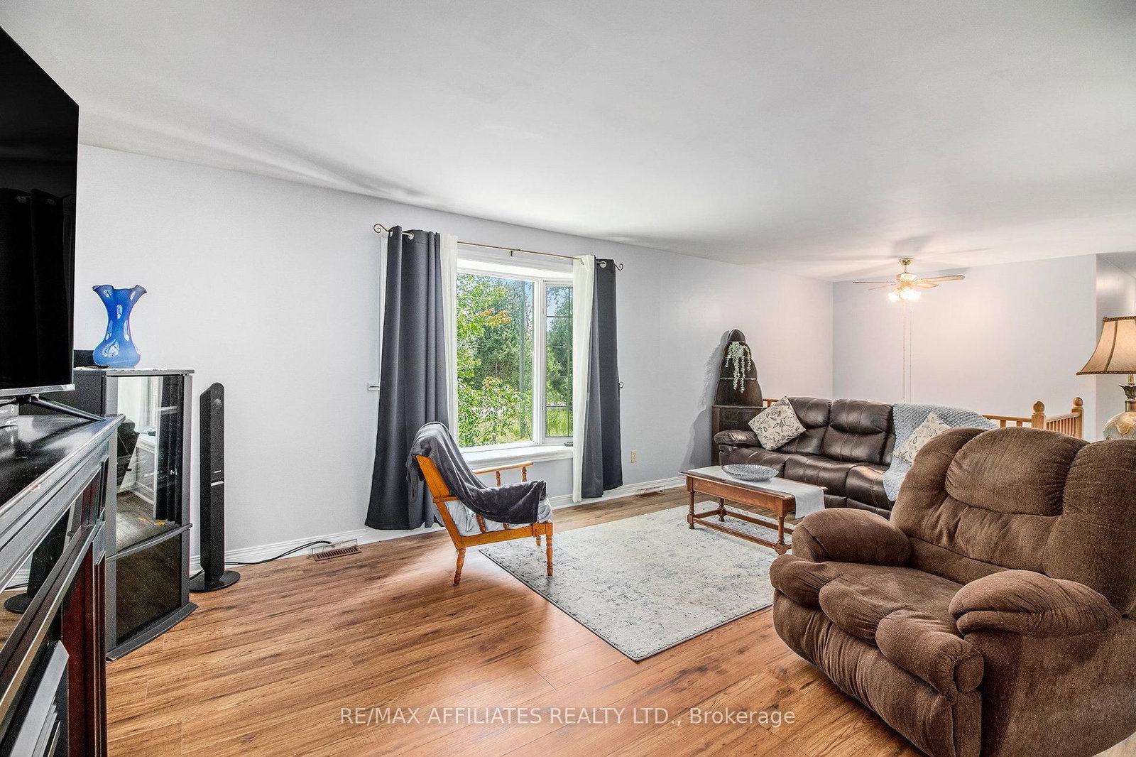 Detached House sold at 9674 Hall Road, Augusta, Ontario, K0G 1R0 - Augusta Twp - MLS: X12242030