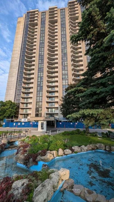 Unit 202 — 1025 Richmond Rd, Ottawa - Woodroffe