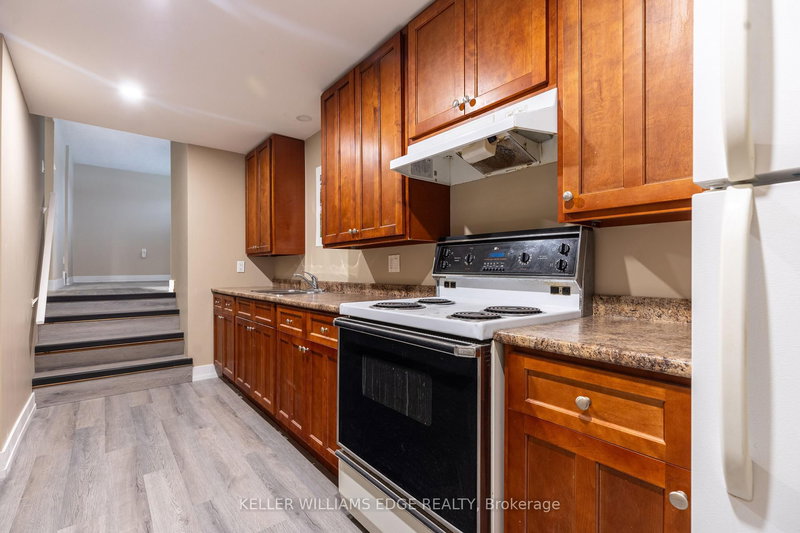 598 Mapledale Ave, London North, N5X 2B8 | Image 2