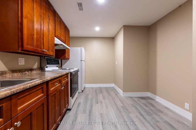 598 Mapledale Ave, London North, N5X 2B8 | Image 3