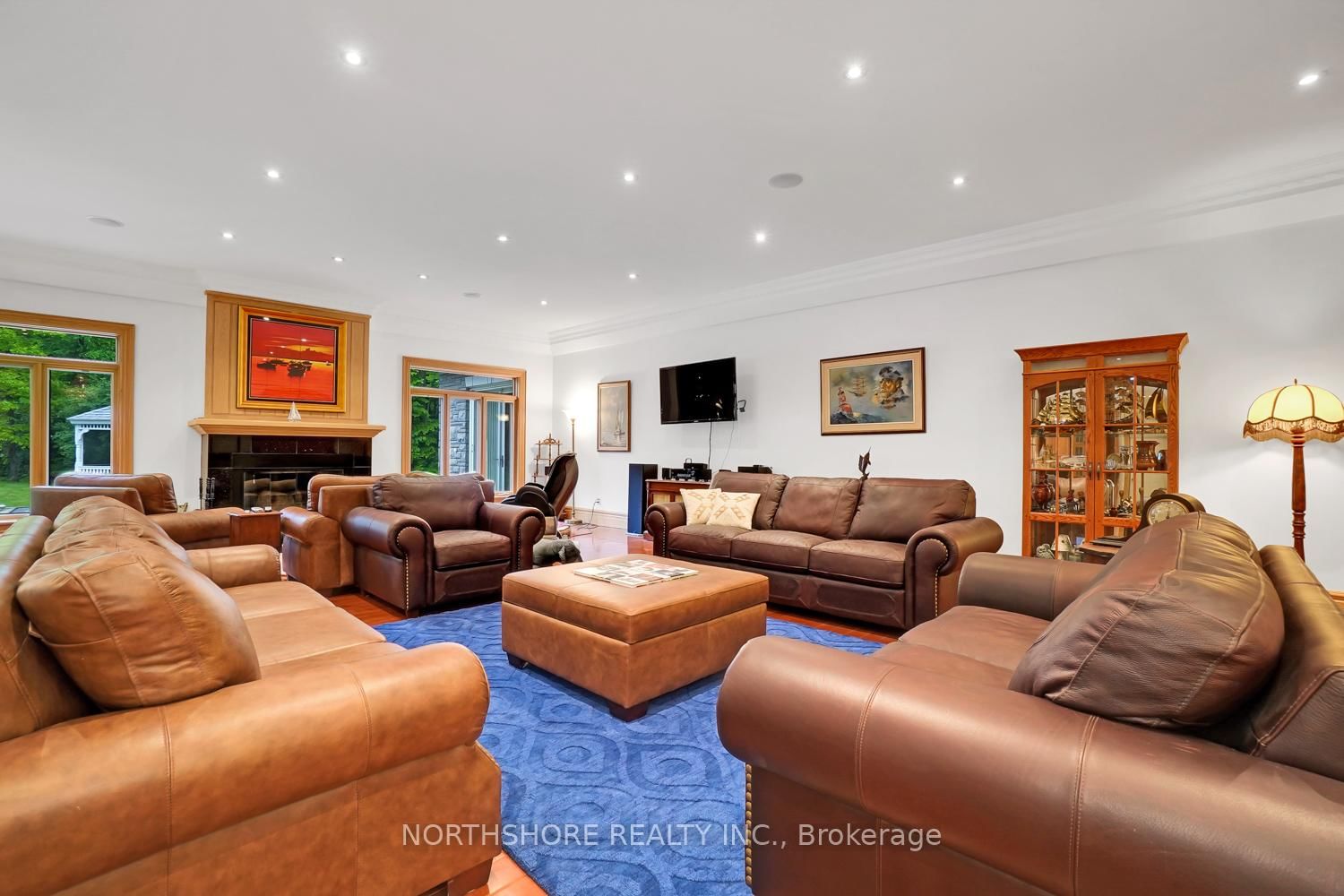 Listing Image 11