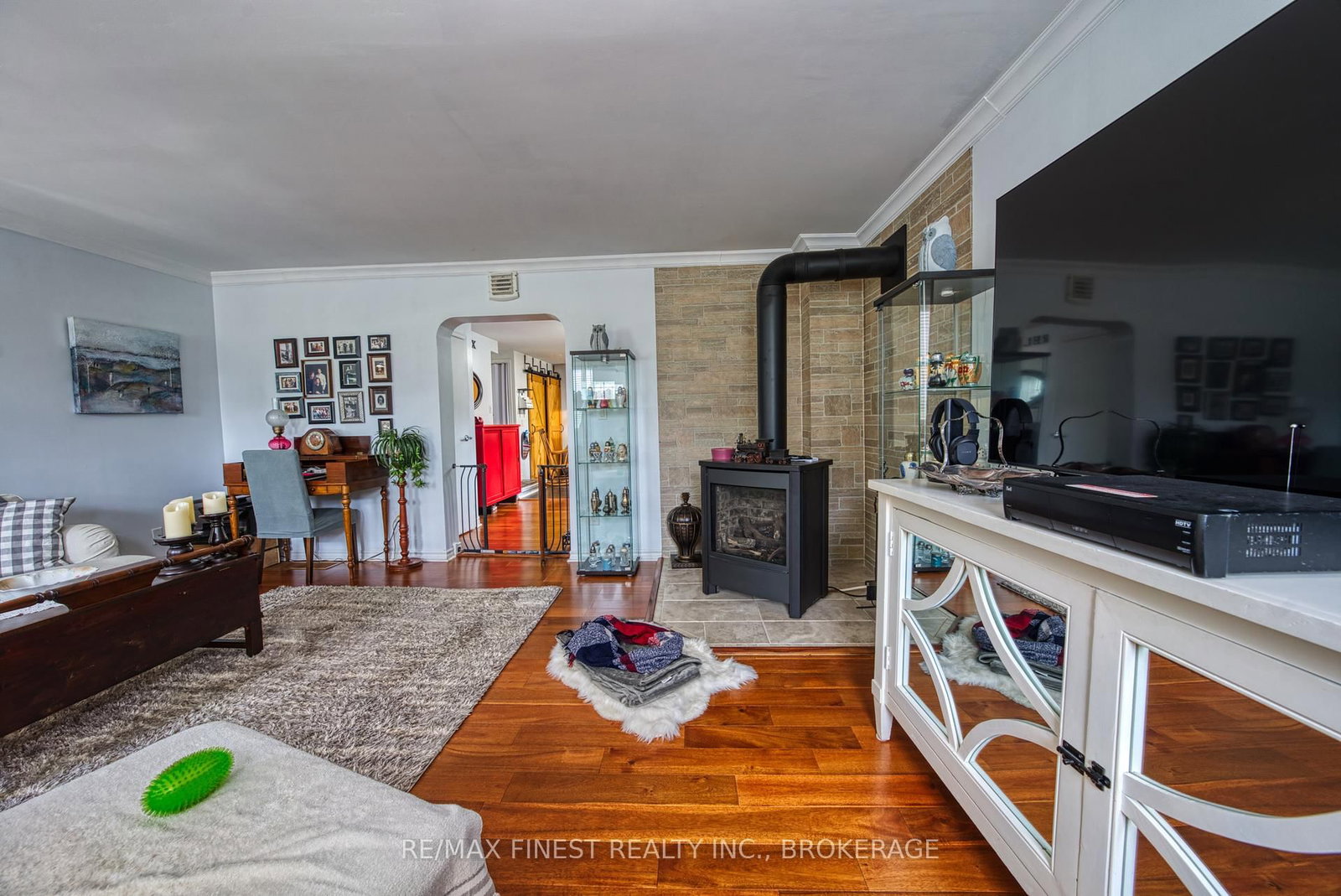 Listing Image 22