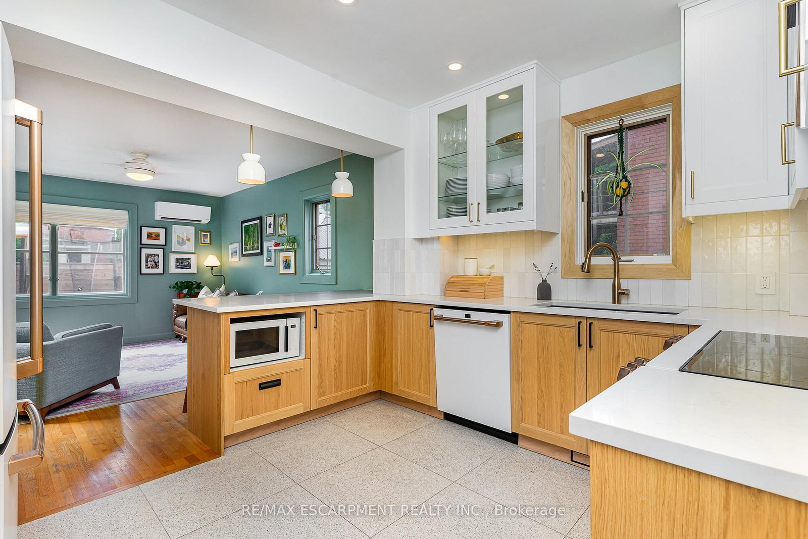 Listing Image 15