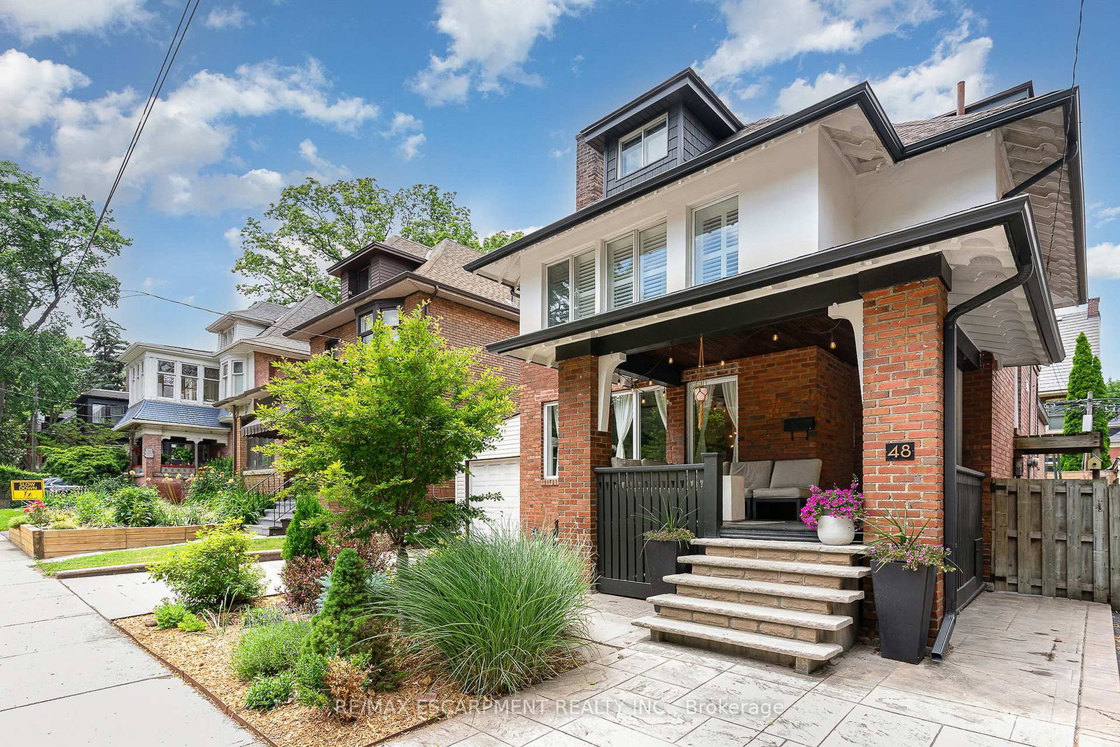 Detached House sold at 48 Eastbourne Avenue, Hamilton, Ontario, L8M 2M7 - St. Clair - MLS: X12242586