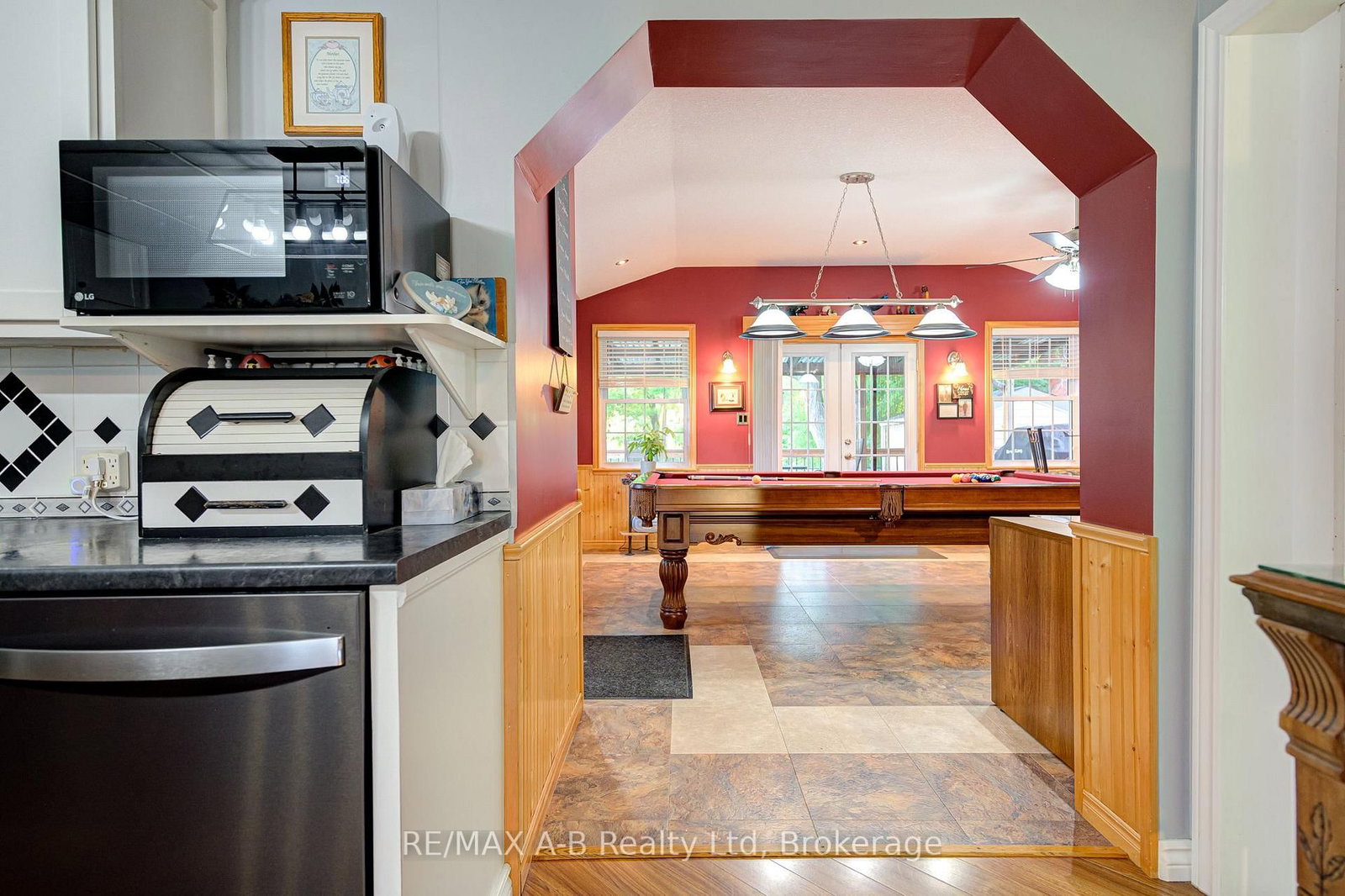 Listing Image 19