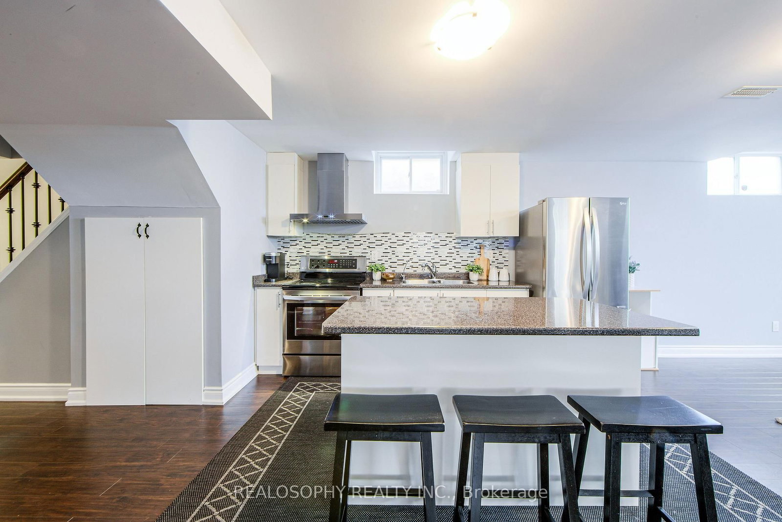 Detached House sold at 24 Mona Lisa Court, Hamilton, Ontario, L9B 0C5 - Carpenter - MLS: X12242596