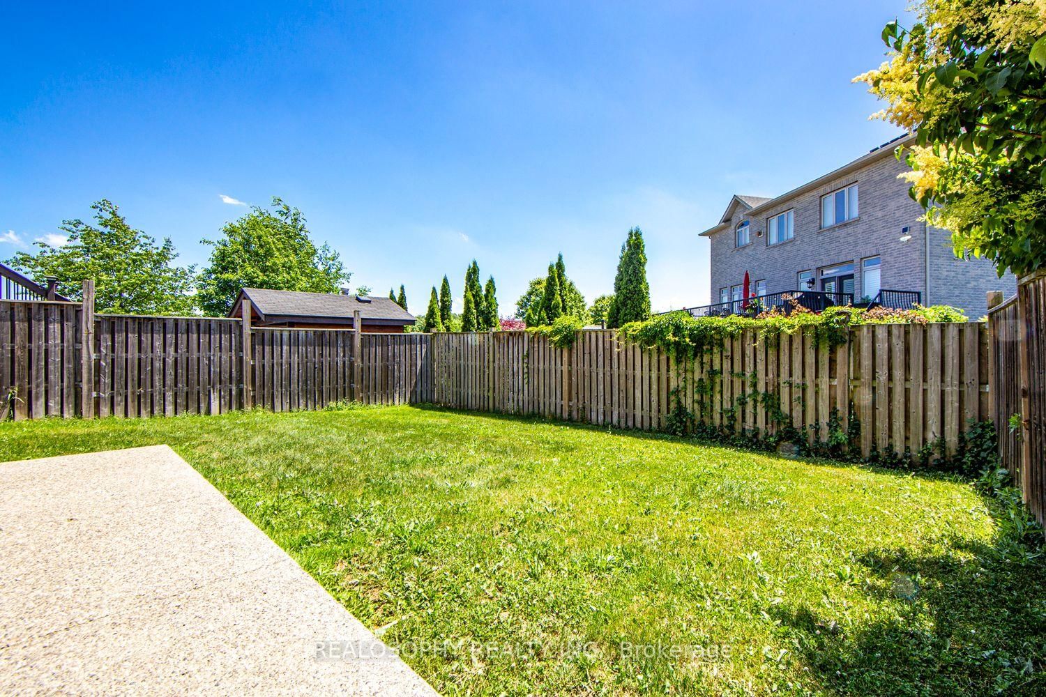 Detached House sold at 24 Mona Lisa Court, Hamilton, Ontario, L9B 0C5 - Carpenter - MLS: X12242596