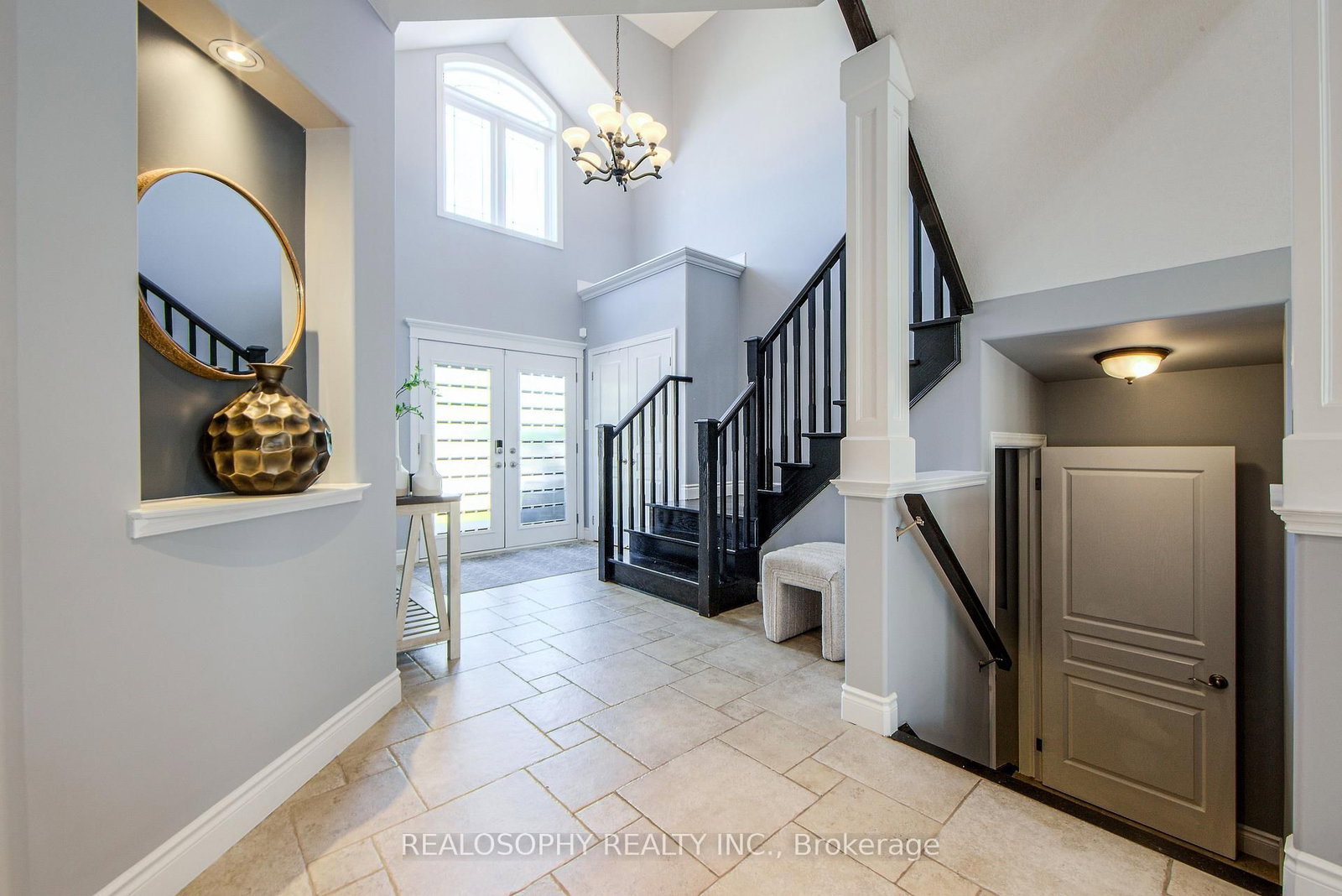 Detached House sold at 24 Mona Lisa Court, Hamilton, Ontario, L9B 0C5 - Carpenter - MLS: X12242596