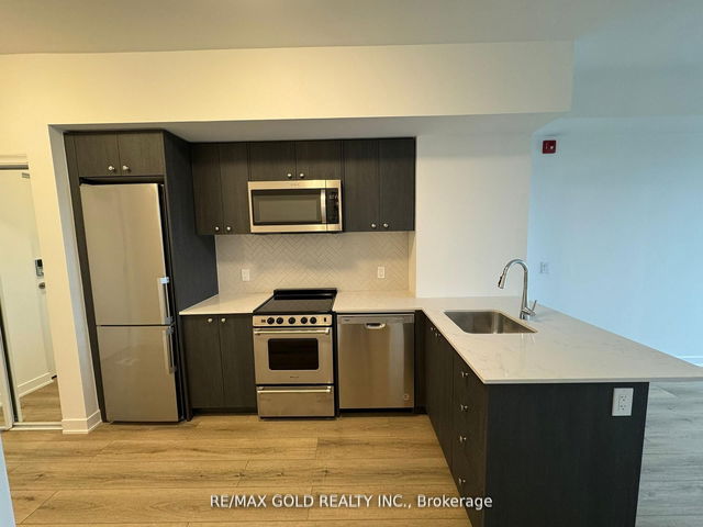 515 - 312 Erb Street W
