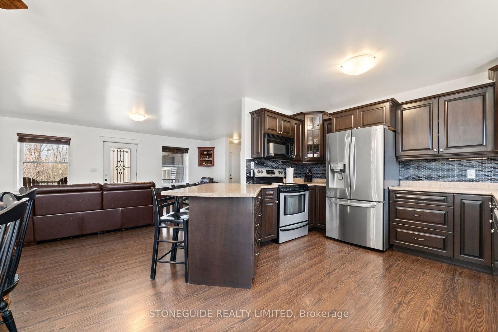 Listing Image 9