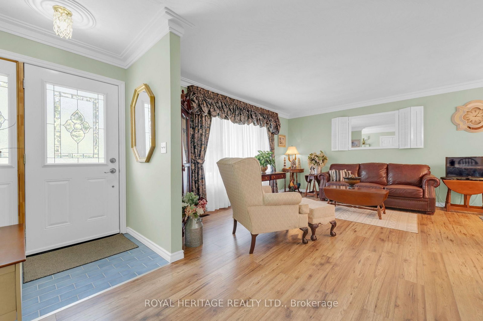 Listing Image 7