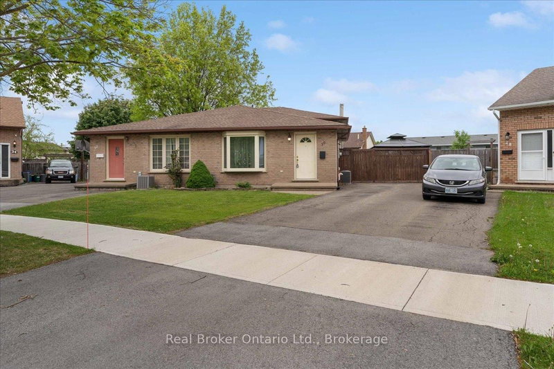 30 Rainbow Crt, Welland, L3C 6R4 | Image 3