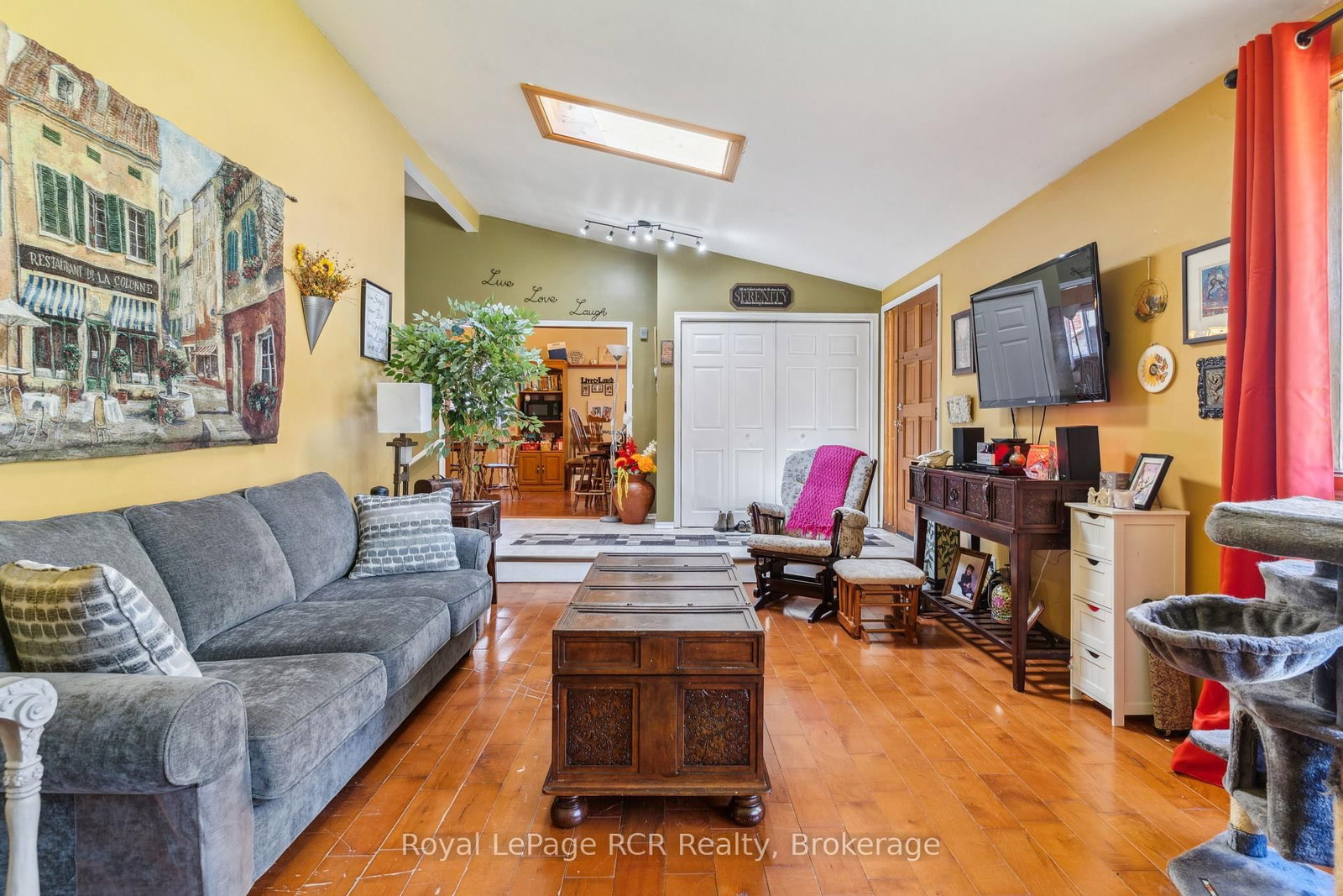Listing Image 7